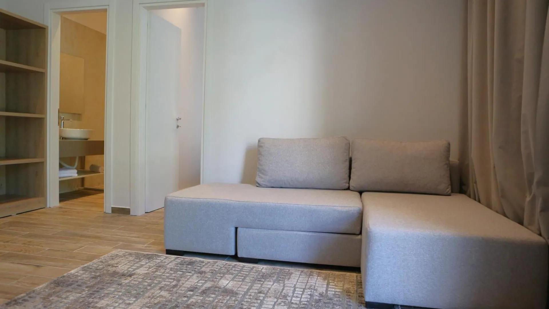 Flagship Apartments Golem